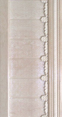 Бордюр Zocalo Tiara 18x34 глянцевый керамический