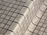 Мозаика Ezarri Corner Ash Safe стекло 3х5х2.5 см матовая, антислип чип 50х50 мм, серый