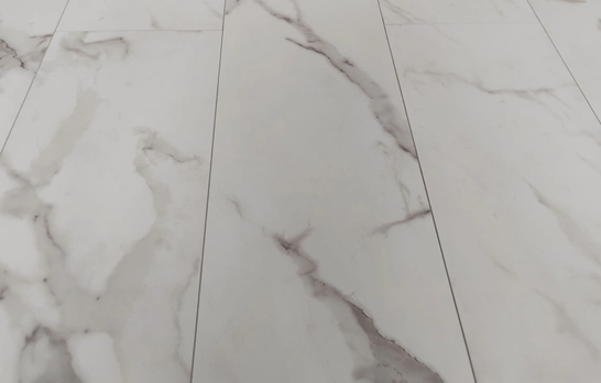 StoneFloor Big Stone Бело-серый мрамор арт. 2820-4 MР mspc (минерально-каменный ламинат) 43 класс 1220х234х8 мм с фаской