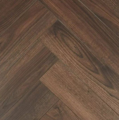 SPC ламинат Primavera 3290 Орех американский браш Herringbone 42 класс 615х123х5 мм (каменно-полимерный) с фаской