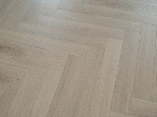Ламинат Lamiwood Chester Дуб Малтон 606х101х12 12 мм 34 класс с фаской 513 фото Ламинат Lamiwood Chester Дуб Малтон 606х101х12 12 мм 34 класс с фаской 513