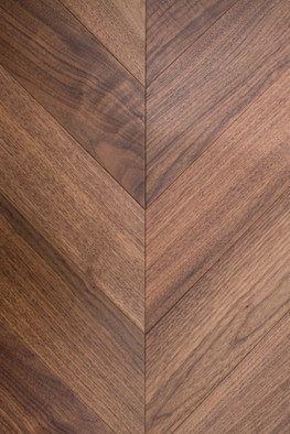 Инженерная доска HM Flooring Орех американский селект  (Chevron 45) 14/3х125х575 французская елка