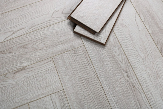 Ламинат Hessen Floor Grand Граб 44-15 600х100х12 12 мм 34 класс с фаской фото Ламинат Hessen Floor Grand Граб 44-15 600х100х12 12 мм 34 класс с фаской